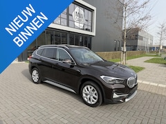 BMW X1 - xDrive25e X Line Pano, Camera, LED