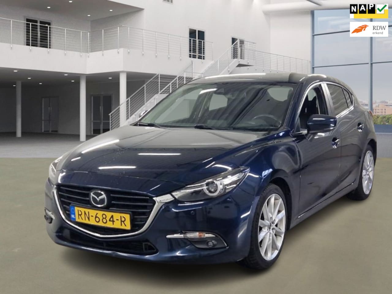 Mazda 3 - 2.2 SkyActiv-D 150 GT-M|camera|psensor|navi|leder|6bak - AutoWereld.nl
