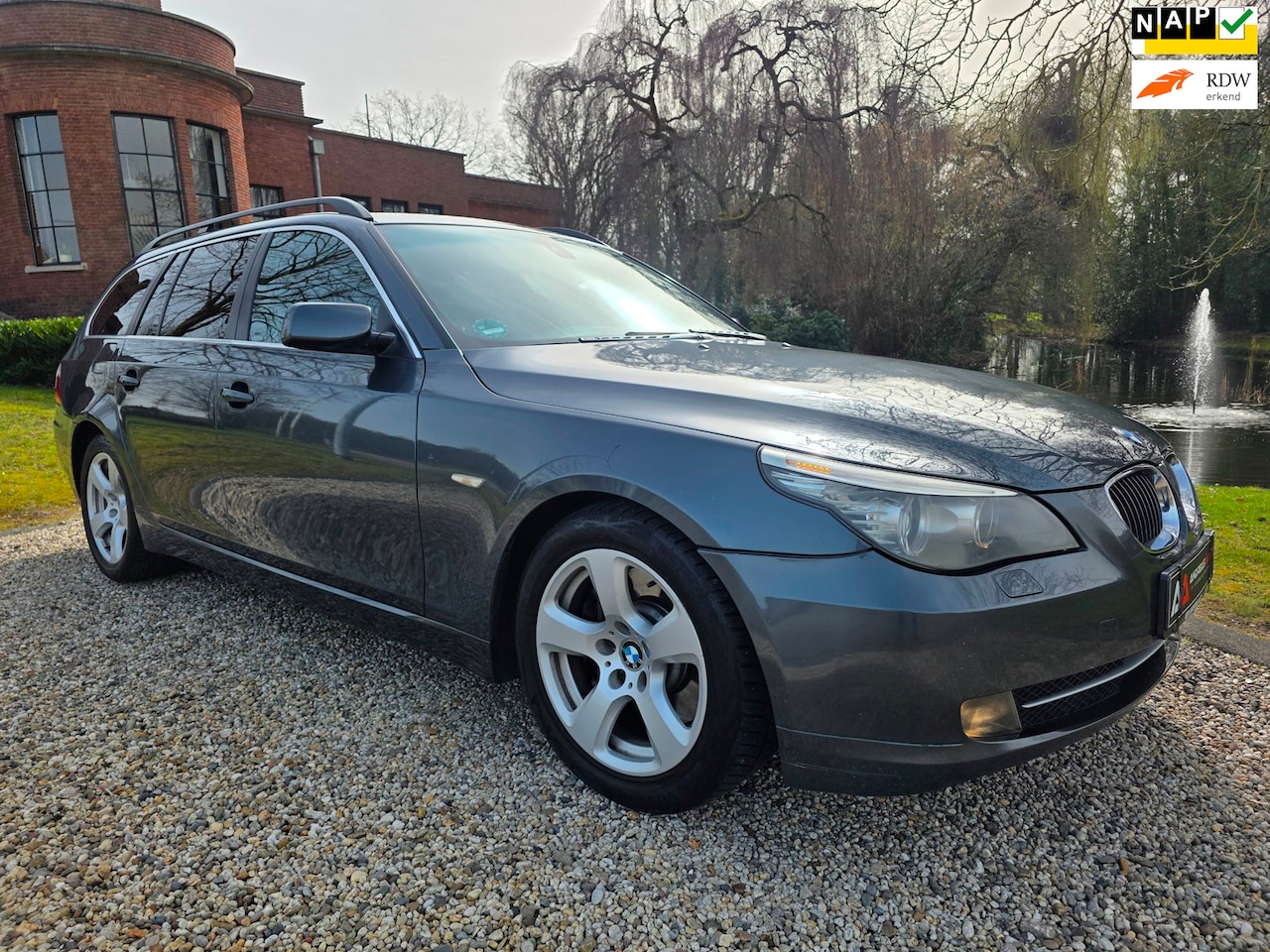 BMW 5-serie Touring - 530i Business Line AUTOMAAT/navi/CRUISE *apk:04-2027* - AutoWereld.nl