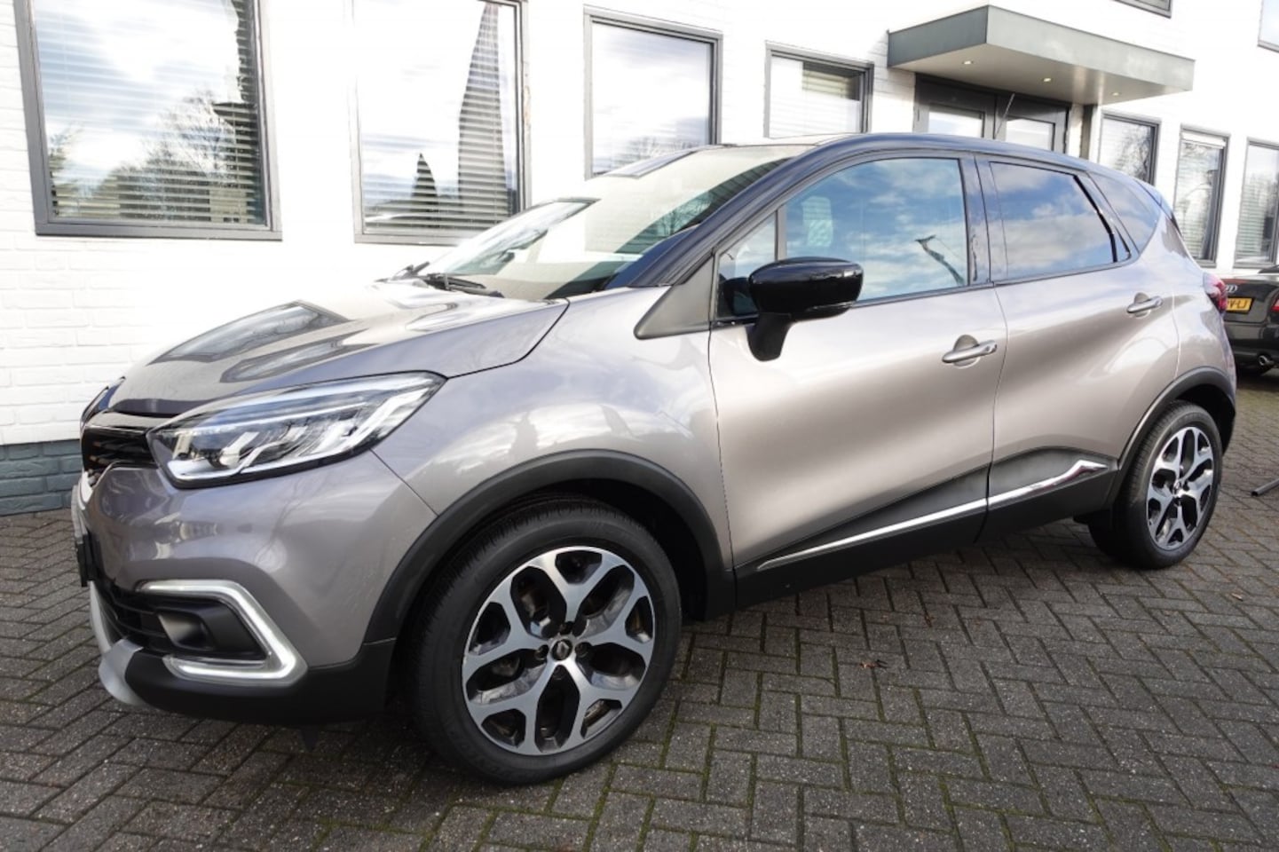 Renault Captur - 0.9 TC-e BOSE Navigatie Clima Pdc - AutoWereld.nl