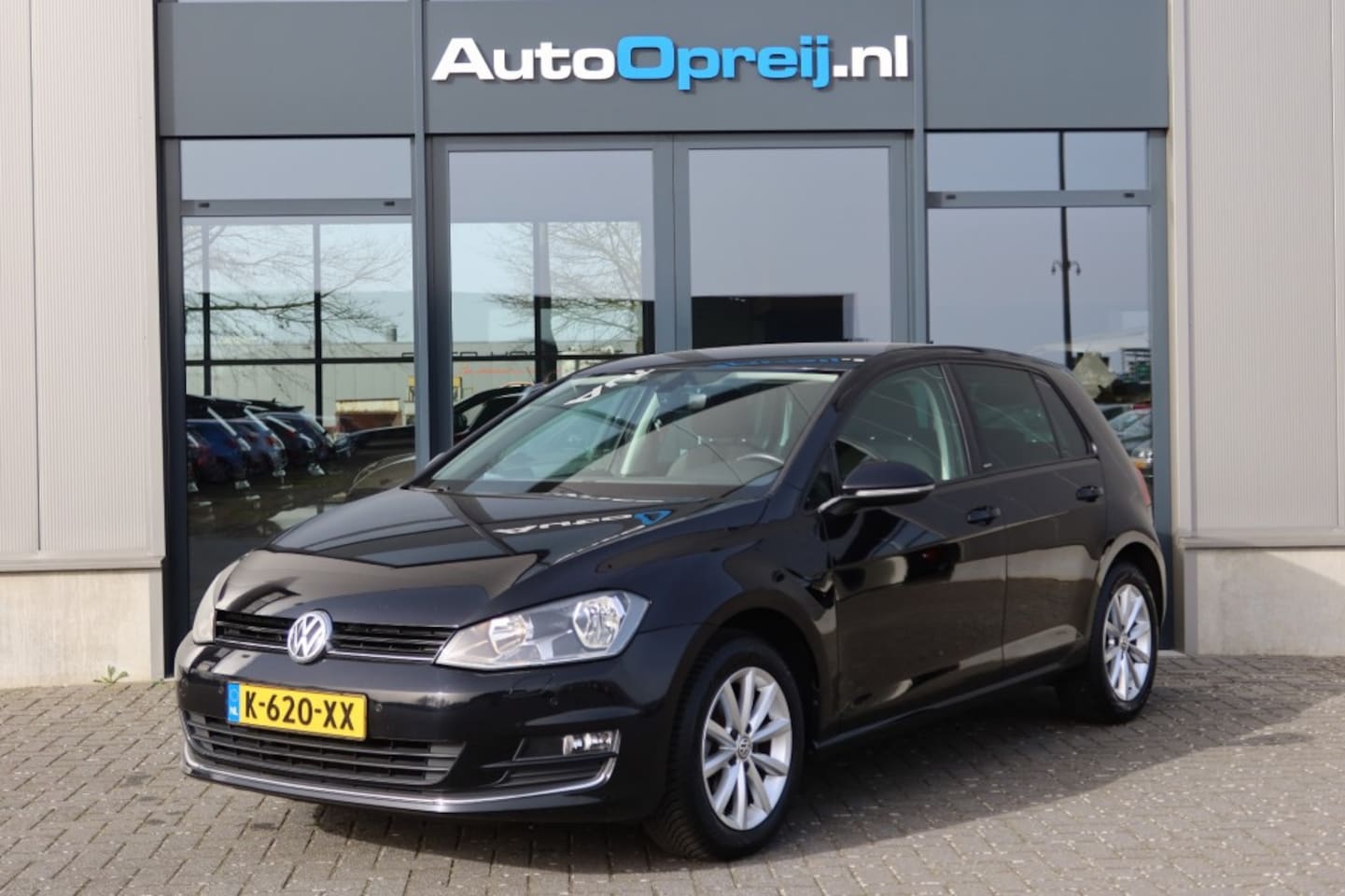 Volkswagen Golf - 1.2 TSI 85pk Trendline Allstar 5rdrs. Clima, Stoelverwarming, Trekhaak, PDC v+a - AutoWereld.nl