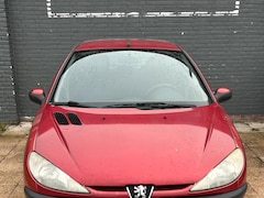 Peugeot 206 - 1.4 XT