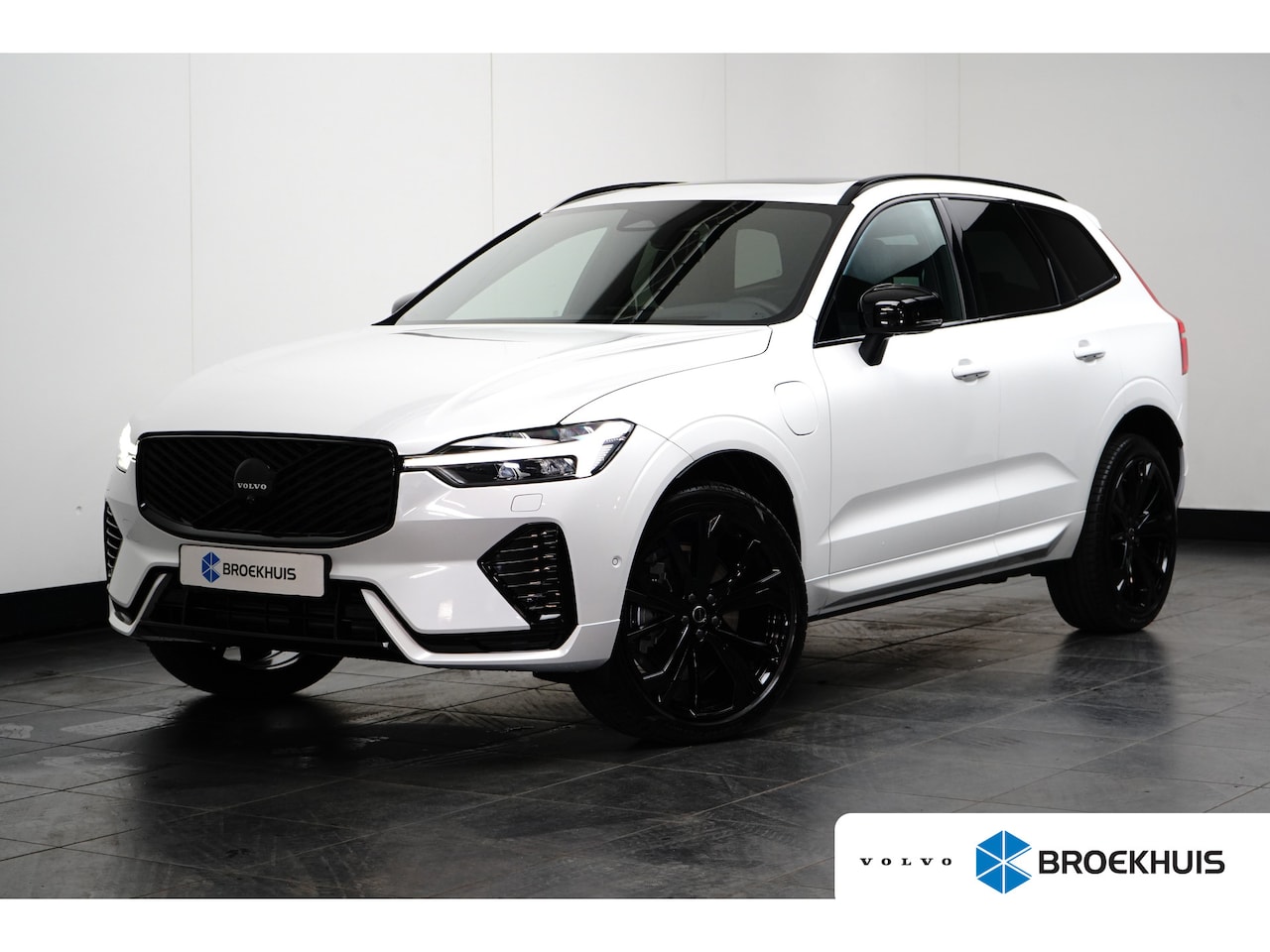 Volvo XC60 - Plus Black Edition Recharge Plug-In Hybrid AWD | 360cam | Harman Kardon | BLIS | - AutoWereld.nl