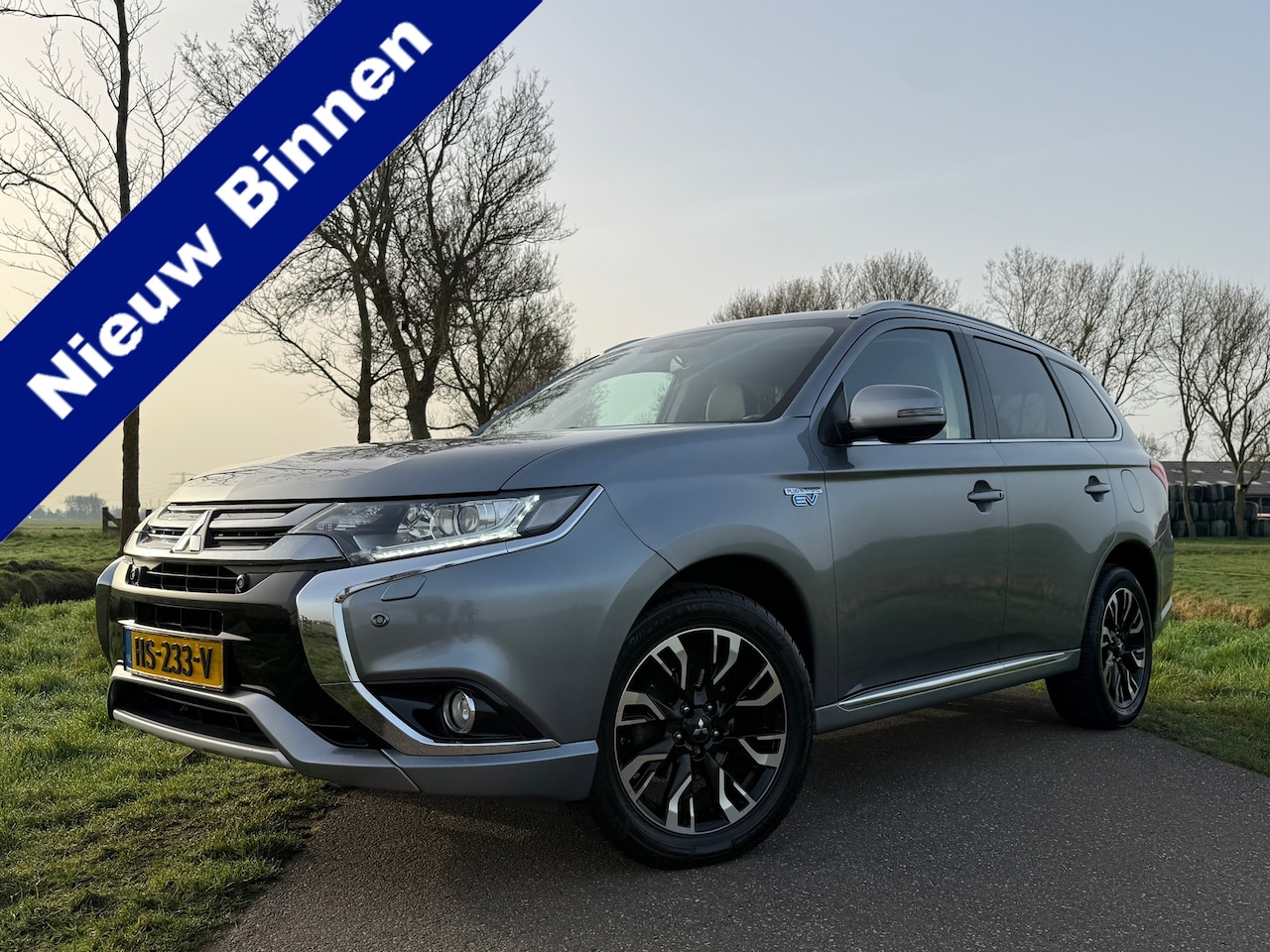 Mitsubishi Outlander - 2.0 PHEV Executive Edition Automaat | Camera | Leder/Alcantara | Navi | Key-Less | Trekhaa - AutoWereld.nl