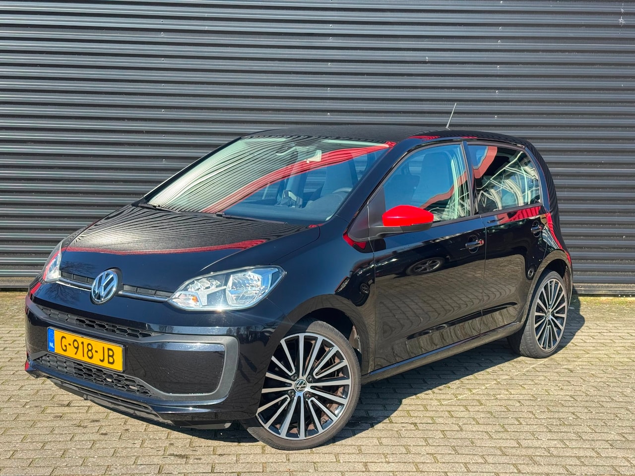 Volkswagen Up! - 1.0 BMT move up! | 2019 | NAP | Airco | 17” LM Velgen - AutoWereld.nl