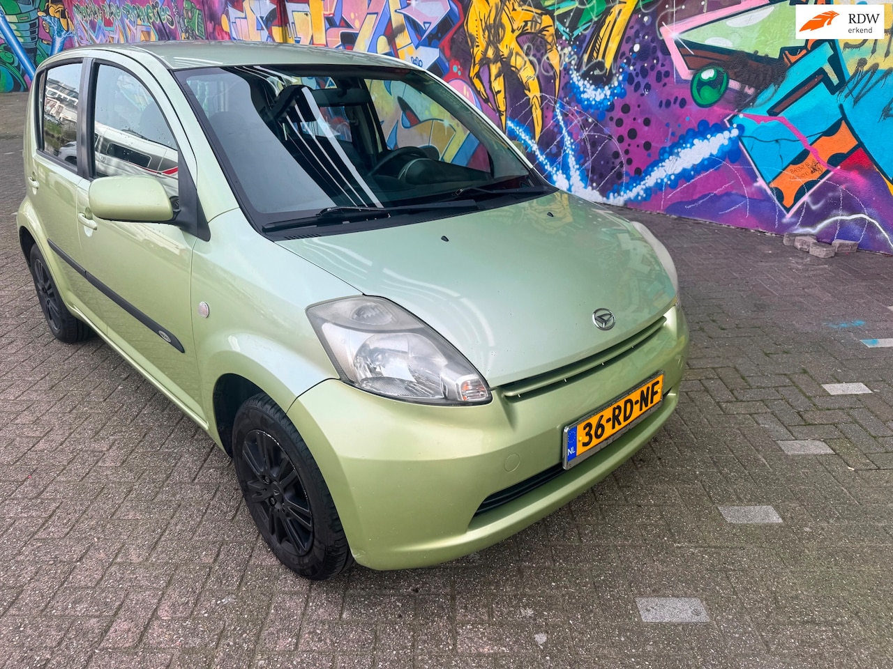 Daihatsu Sirion 2 - 1.3-16V Comfort airco elektrisch ramen dubbel din Android stereo sport velgen zeer leuke a - AutoWereld.nl