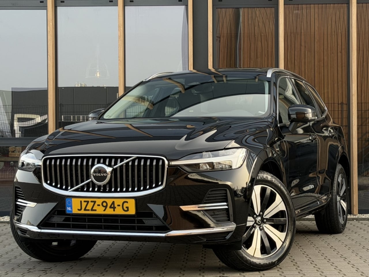 Volvo XC60 - 2.0 T6 Recharge AWD Plus Bright | Pano | Trekhaak | ACC |Stoelko - AutoWereld.nl