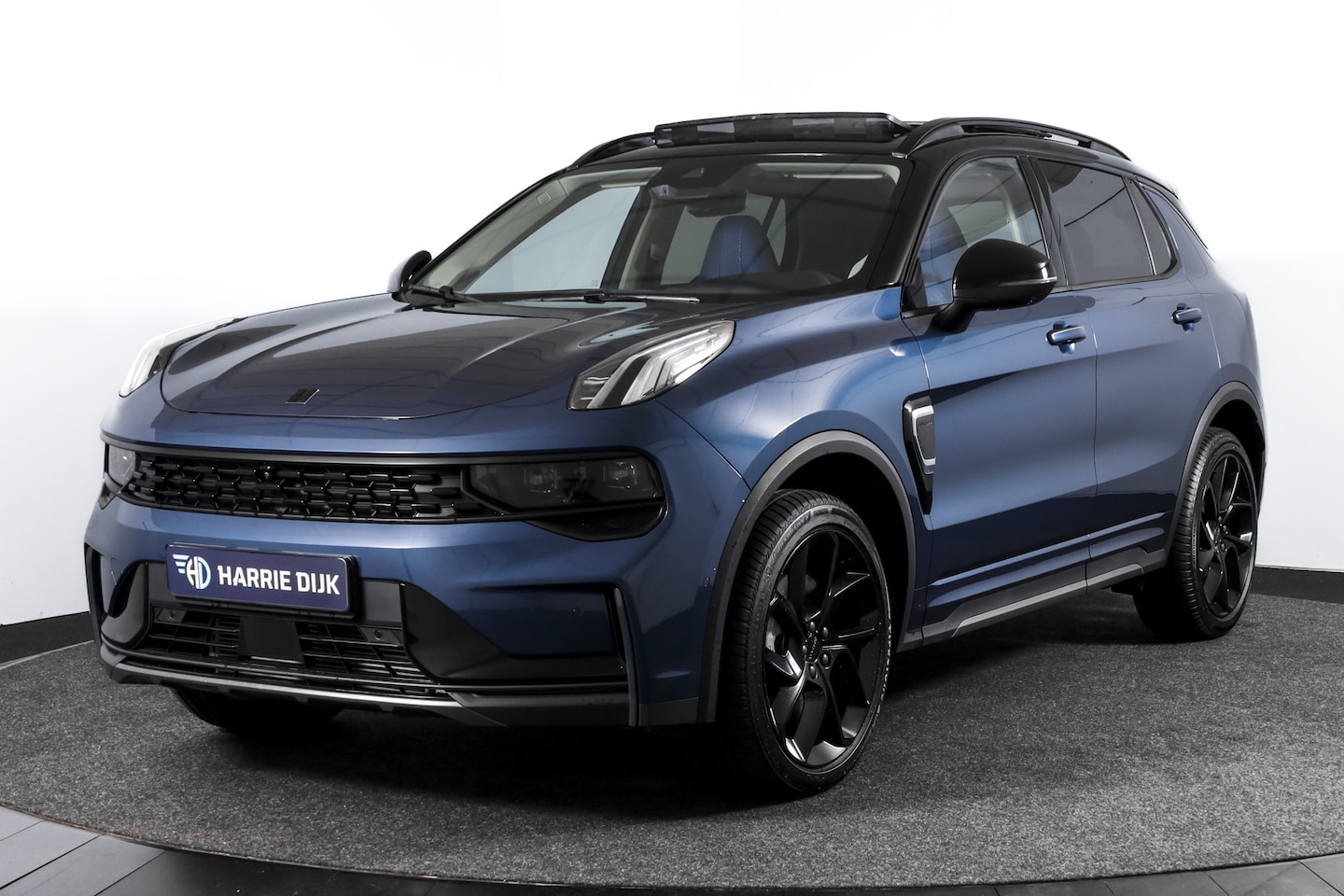 Lynk & Co 01 - 1.5 PHEV 261PK MY22 | Black Pakket | 360 Camera | 7.4 kWh Boordlader | S/K-panodak | Adapt - AutoWereld.nl