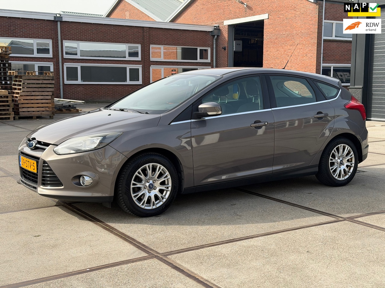 Ford Focus - 1.6 TI-VCT Titanium Cruise Clima Pdc 16'' - AutoWereld.nl
