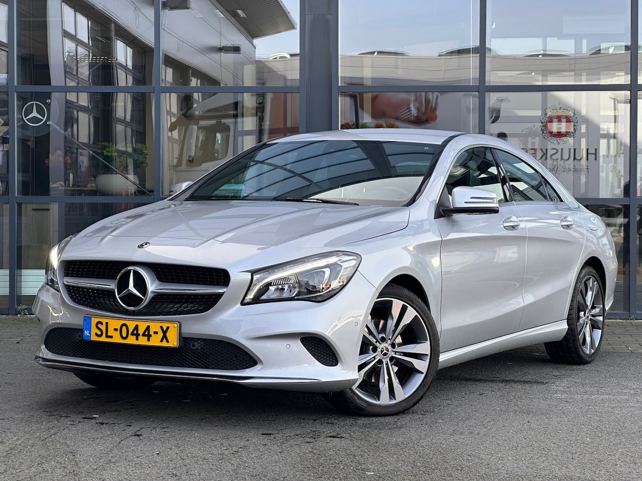Mercedes-Benz CLA-Klasse - 180 | Trekhaak | Achteruitrijcamera | Stoelverwarming | LED - AutoWereld.nl