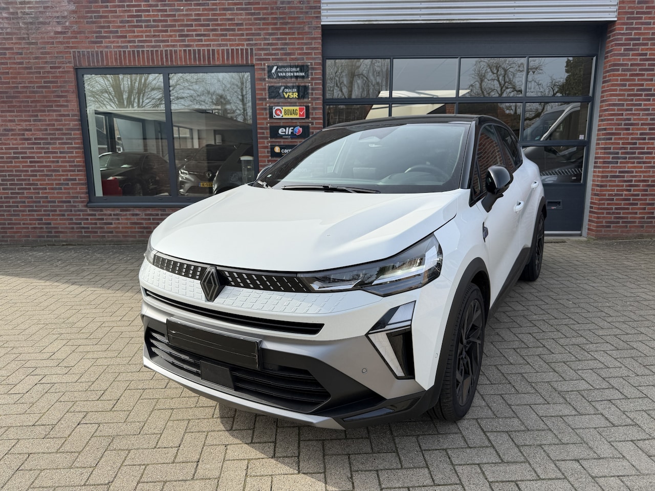 Renault Captur - 1.8 E-Tech full hybrid 160 esprit Alpine Pack privilege/Harman Kardon rijklaar - AutoWereld.nl