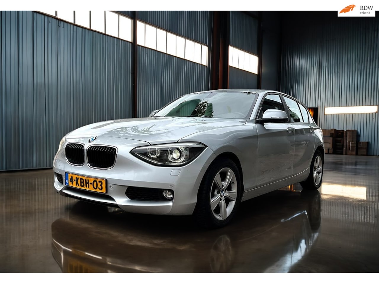 BMW 1-serie - 118i Upgrade Edition Leder_Led_Xenon_Navi_Cruise - AutoWereld.nl