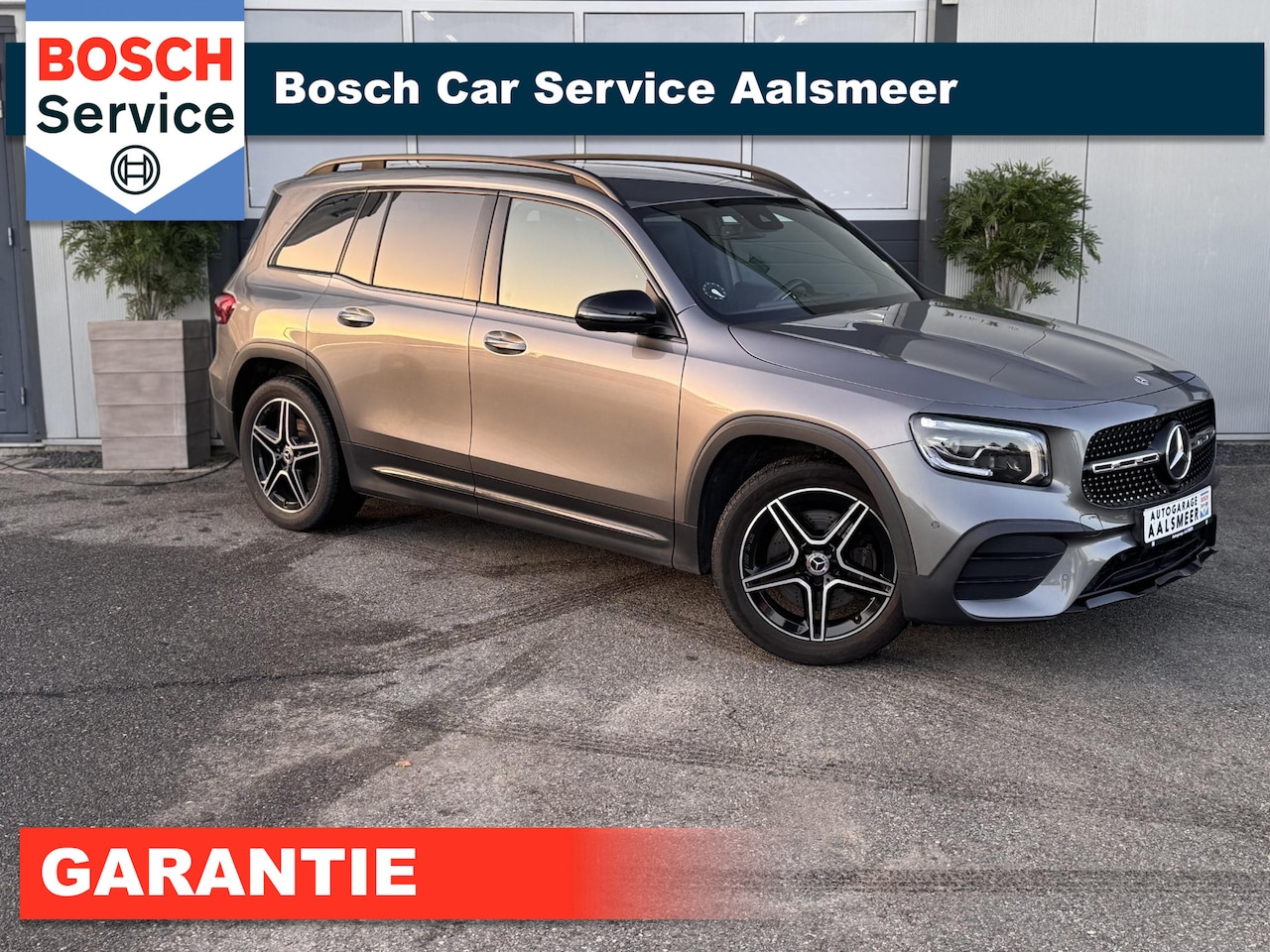 Mercedes-Benz GLB - 250 4MATIC Premium Plus / Garantie / Amg / Clima / - AutoWereld.nl
