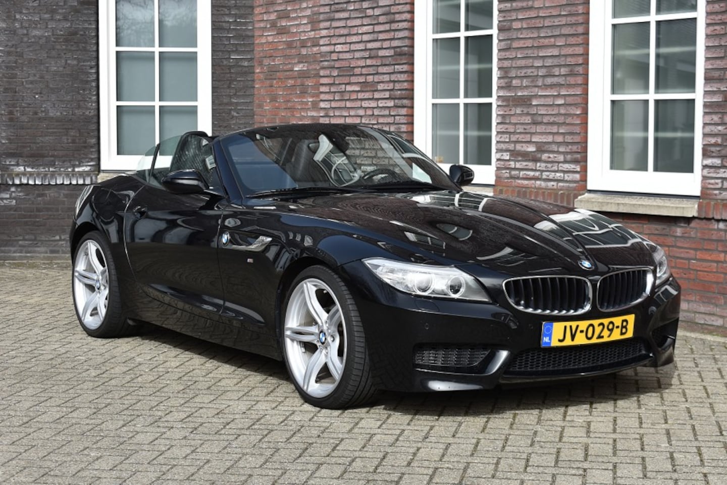 BMW Z4 Roadster - sDrive20i Wij zijn op afspraak geopend! Graag bellen voor uw komst. - AutoWereld.nl