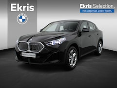 BMW iX2 - eDrive20 Premium Pack | Comfort Access | Achteruitrijcamera | 18'' | Ekris Selection