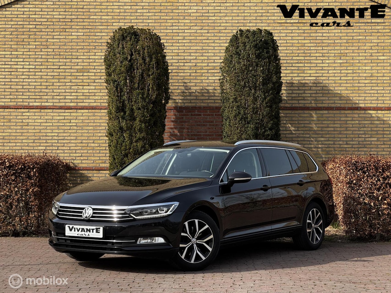 Volkswagen Passat Variant - 1.5 TSI Highline AUT.*Carplay*Camera - AutoWereld.nl