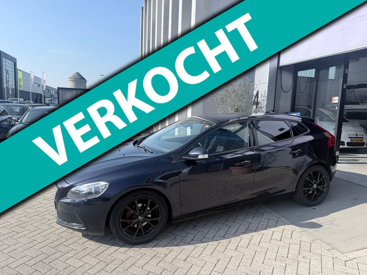 Volvo V40 - 2.0 D2 Kinetic Business Euro6! ZEER NETTE AUTO! INRUIL MOGELIJK! - AutoWereld.nl
