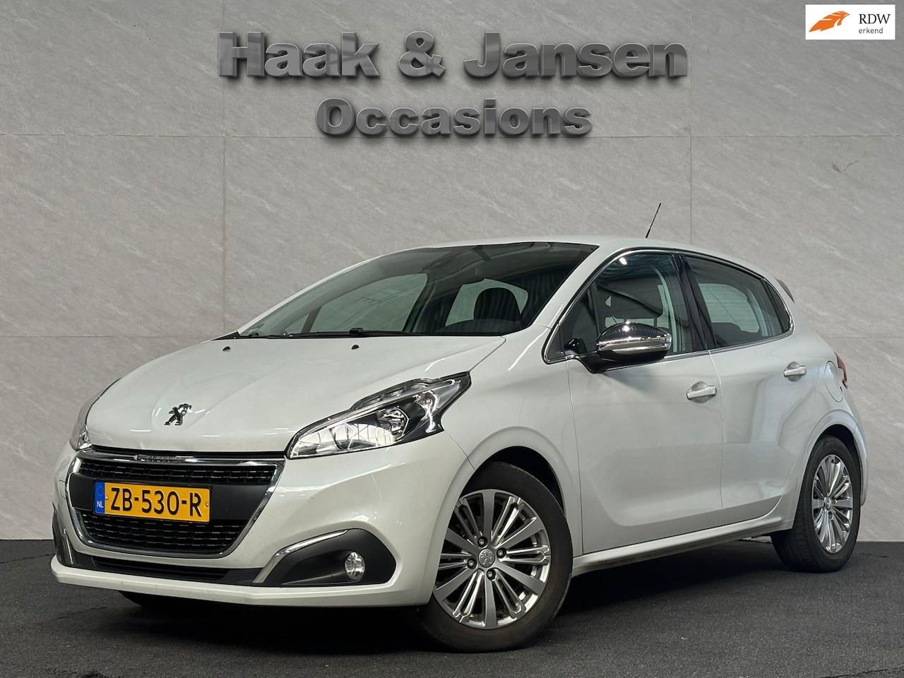 Peugeot 208 - 1.2 PureTech Blue Lease Allure Nap Km! Navi - AutoWereld.nl