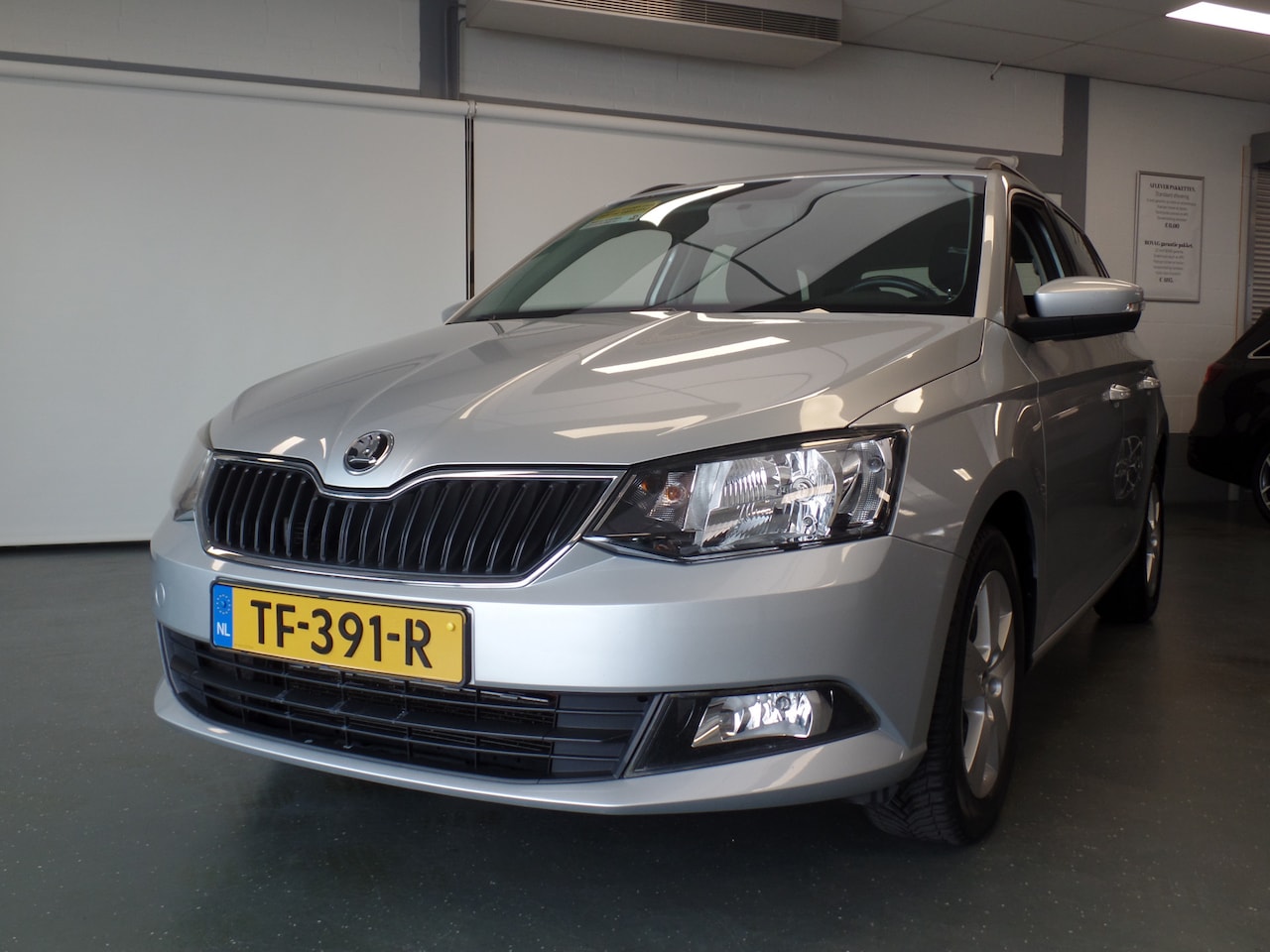 Skoda Fabia Combi - 1.0 TSI Ambition 1.0 TSI Ambition, Airco, Elek ramen/spiegels, Cruise controle, Stoelverwarming, Pdc achter - AutoWereld.nl