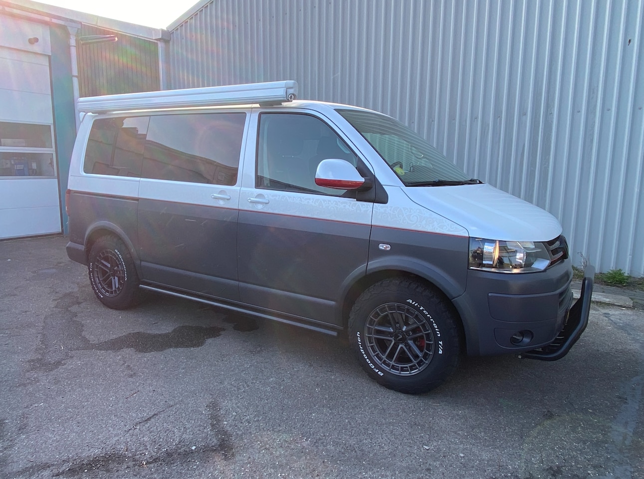 Volkswagen Transporter - Stoere Off-Grid VW Transporter T-Edition Camper T5.1 / 2.0 TDI / bj. 2015 - AutoWereld.nl