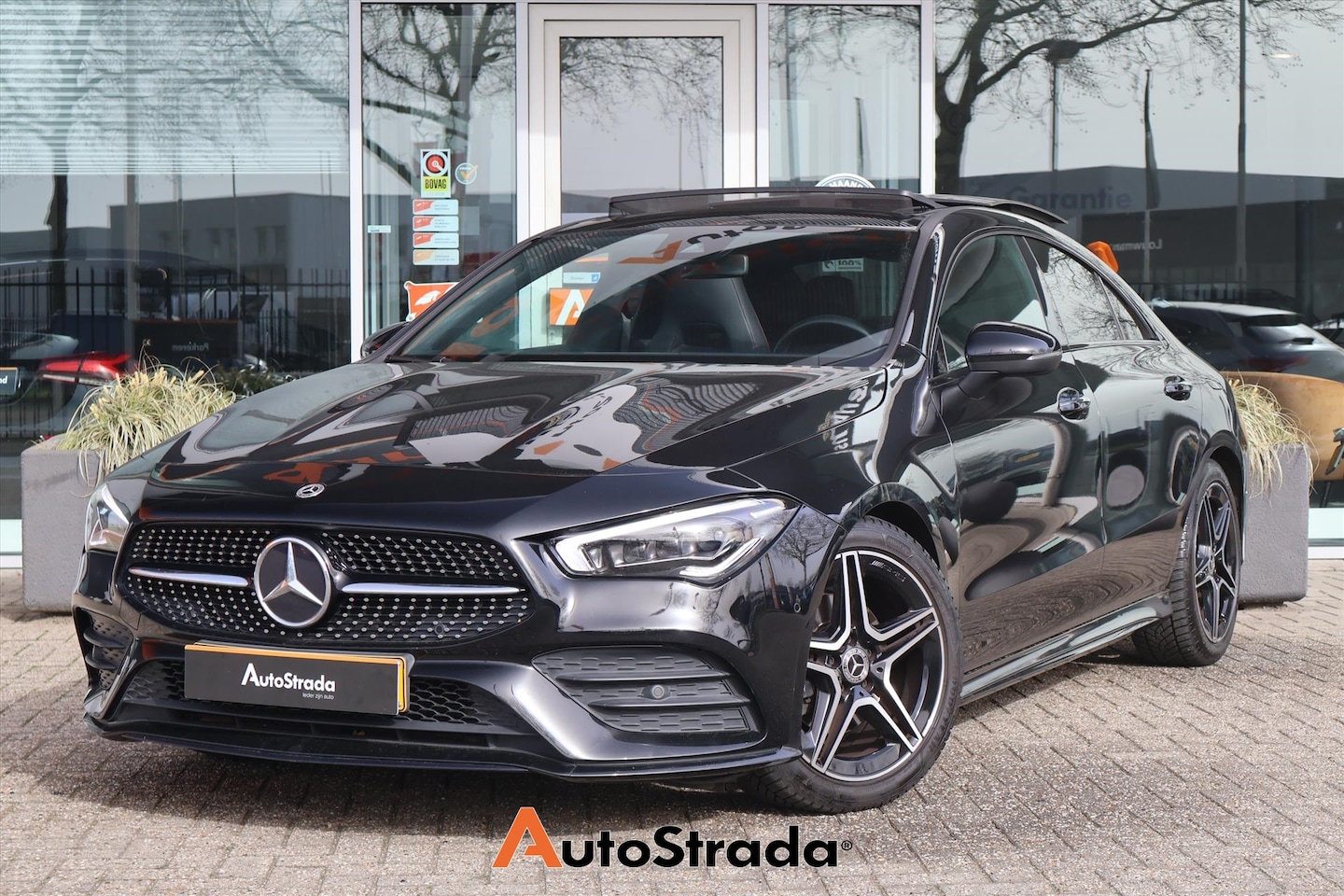 Mercedes-Benz CLA-Klasse - Coupé 180 AMG-Line 136pk Cruise | Climate | Navigatie | Camera | Multibeam | Pano | Keyles - AutoWereld.nl