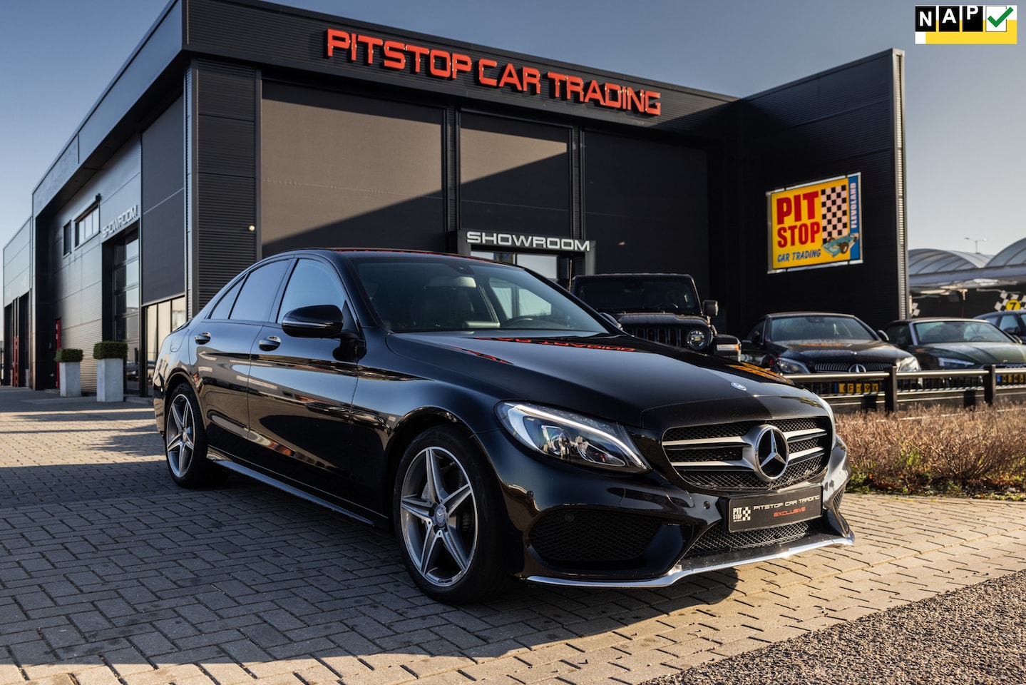 Mercedes-Benz C-klasse - 180 AMG Sport Edition NL AUTO, PDC, 156 PK, - AutoWereld.nl