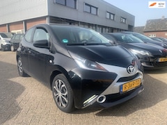 Toyota Aygo - 1.0 VVT-i x-fun 2017 € 7950.- AIRCO - CRUISE CONTROL