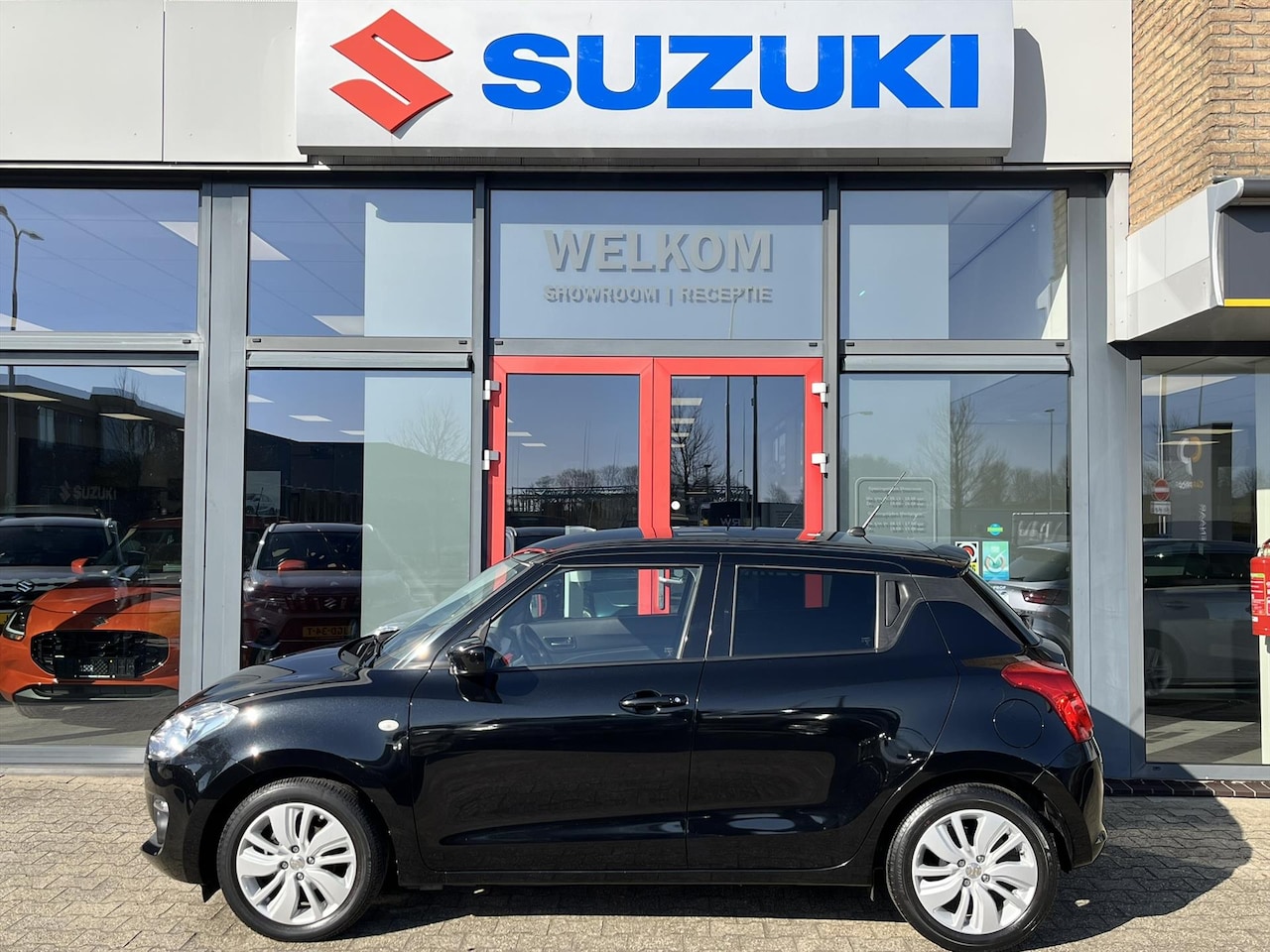Suzuki Swift - 1.2 90pk Smart Hybrid Select (RIJKLAARPRIJS) *Tot 10 jaar Suzuki Garantie - AutoWereld.nl