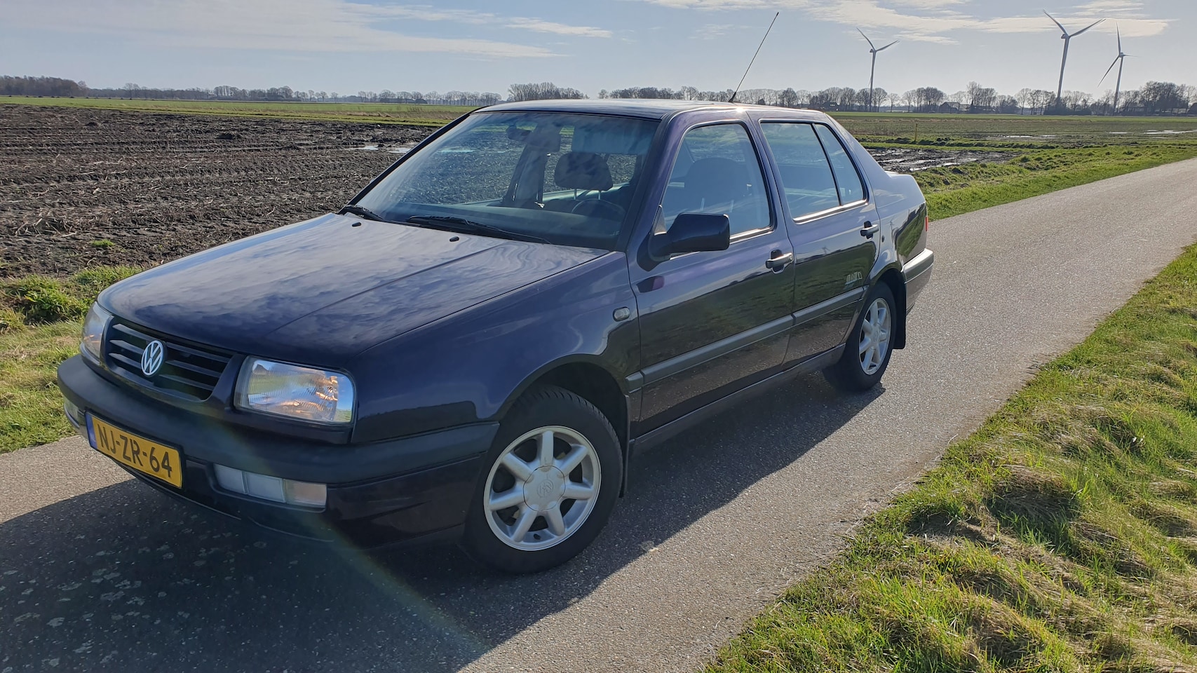 Volkswagen Vento - 1.8 CL Atlantic - AutoWereld.nl