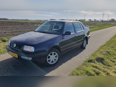 Volkswagen Vento - 1.8 CL Atlantic