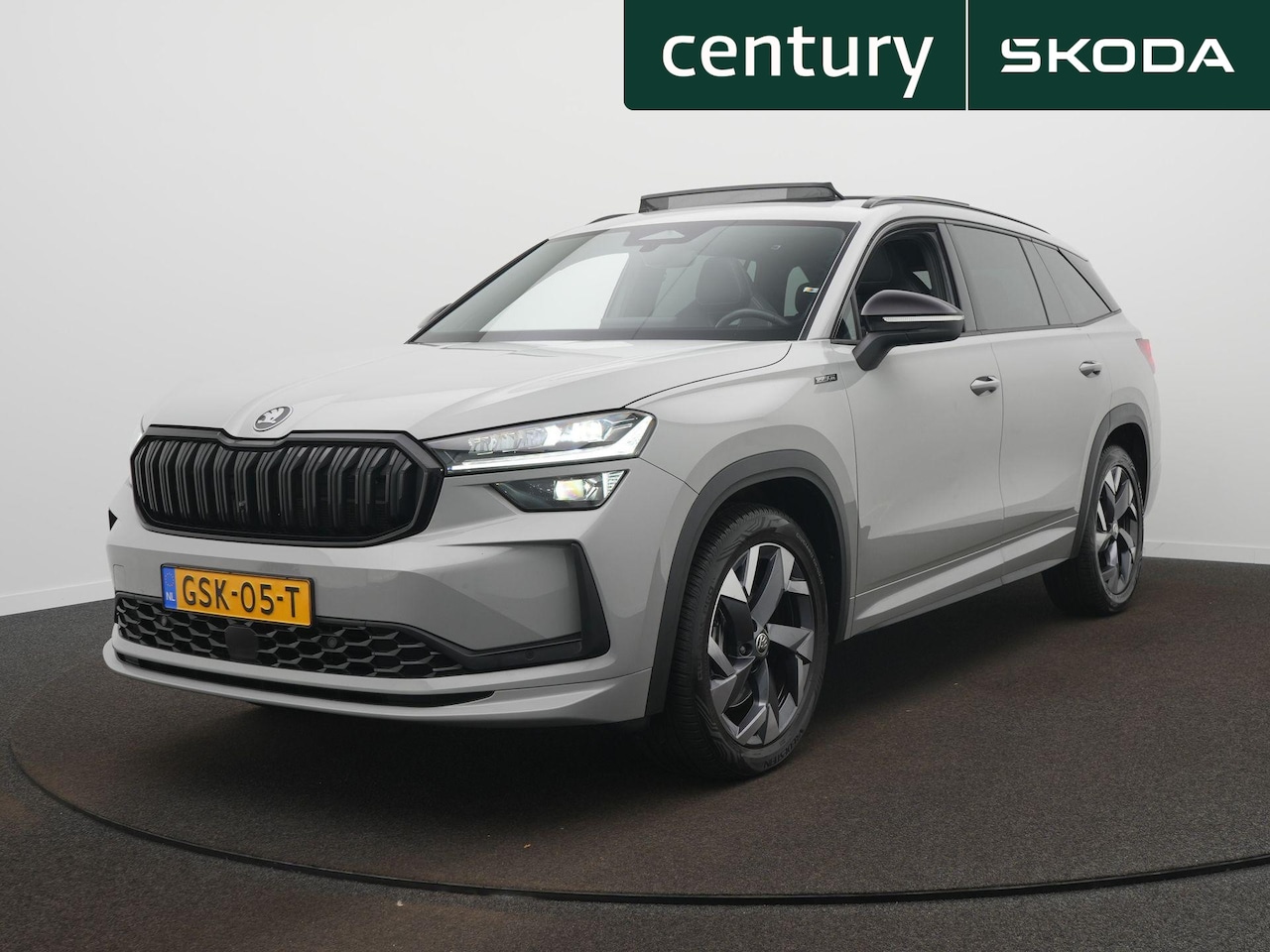 Skoda Kodiaq - 1.5 TSI MHEV Sportline Business 7p Panoramadak - Trekhaak - Navigatie - Camera - AutoWereld.nl