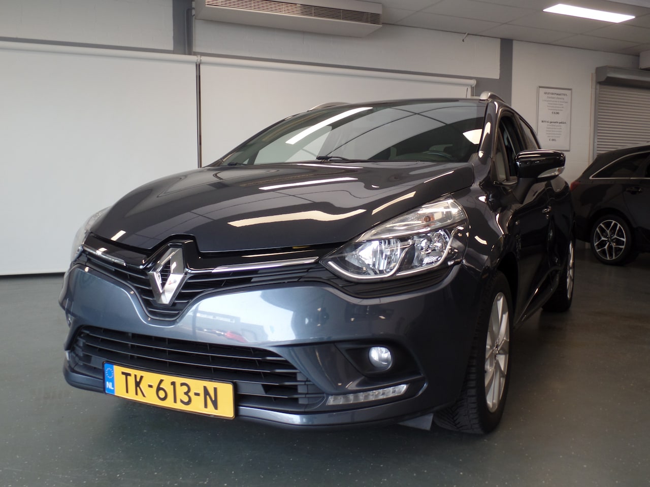Renault Clio Estate - 0.9 TCe Limited 0.9 TCe Limited, Navigatie, Airco, Elek ramen/spiegels, Cruise controle, Lm velgen 15'', P - AutoWereld.nl