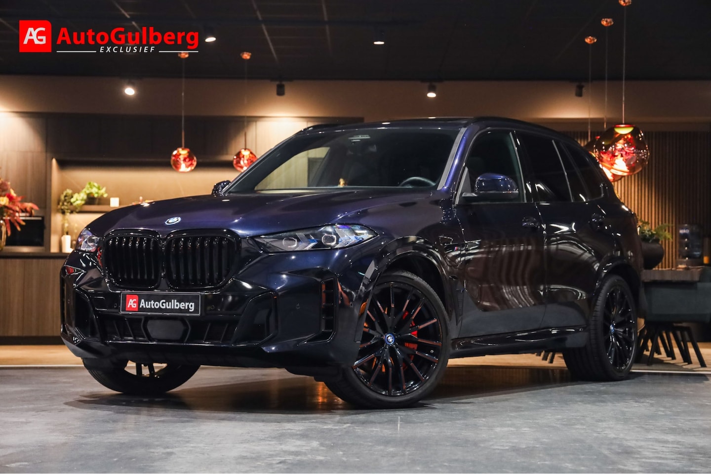 BMW X5 - xDrive50e M-Sport Black Optic, Comfort Seats Individual Leder, Panoramadak Sky Lounge, Hea - AutoWereld.nl