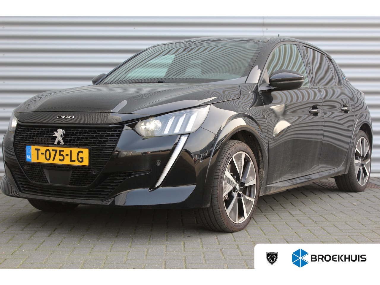 Peugeot e-208 - EV 136PK GT PACK AUTOMAAT / NAVI / LEDER / CLIMA / PDC / 17" LMV / CAMERA / ALCANTARA / PA - AutoWereld.nl