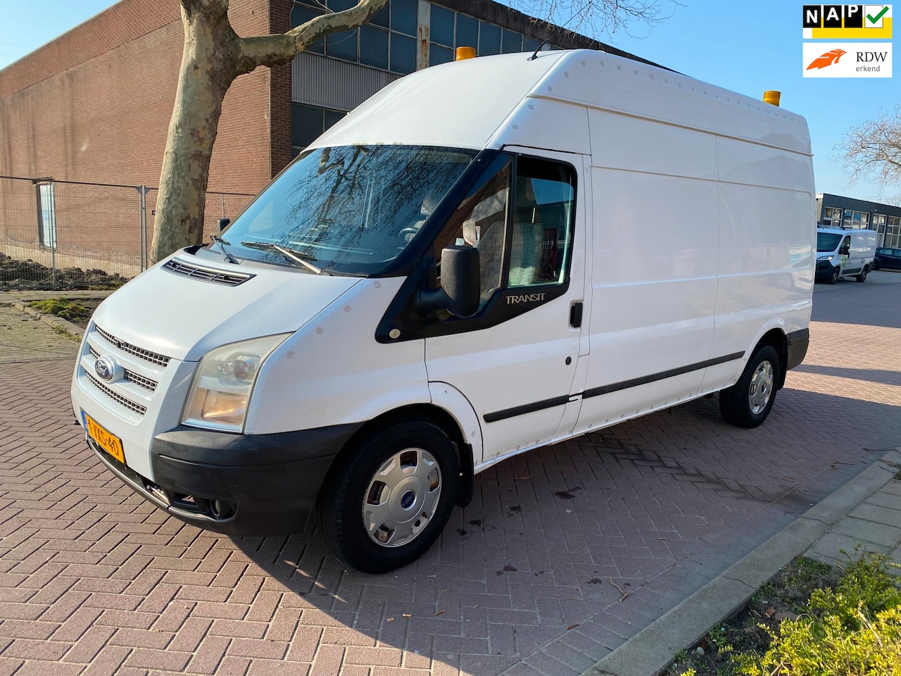 Ford Transit - 350L 2.2 TDCI / Airco / 92KW=125PK / ACHTERWIEL AANDRIJVING / 6 BAK / 7-9-2012 / Airbag / - AutoWereld.nl