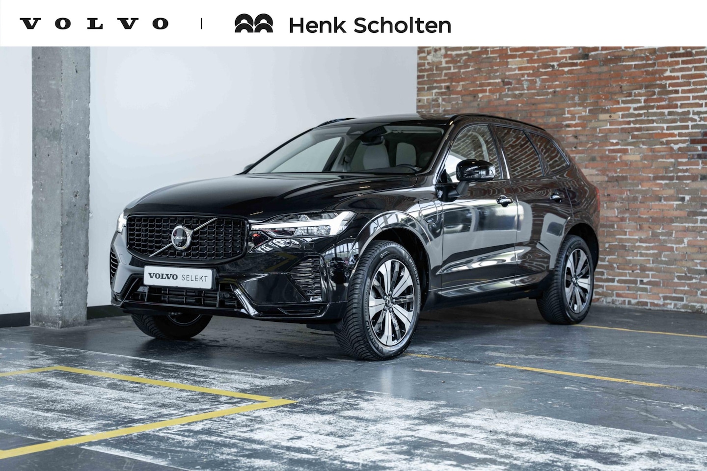 Volvo XC60 - T6 Automaat Plug-in hybrid AWD Plus Dark | Elektrisch wegklapbare trekhaak | Panoramadak | - AutoWereld.nl