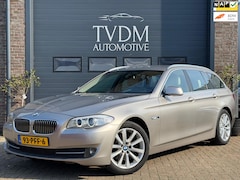 BMW 5-serie Touring - 523i High Executive|NAVI|TREKHAAK|LEDER|STOELVERW