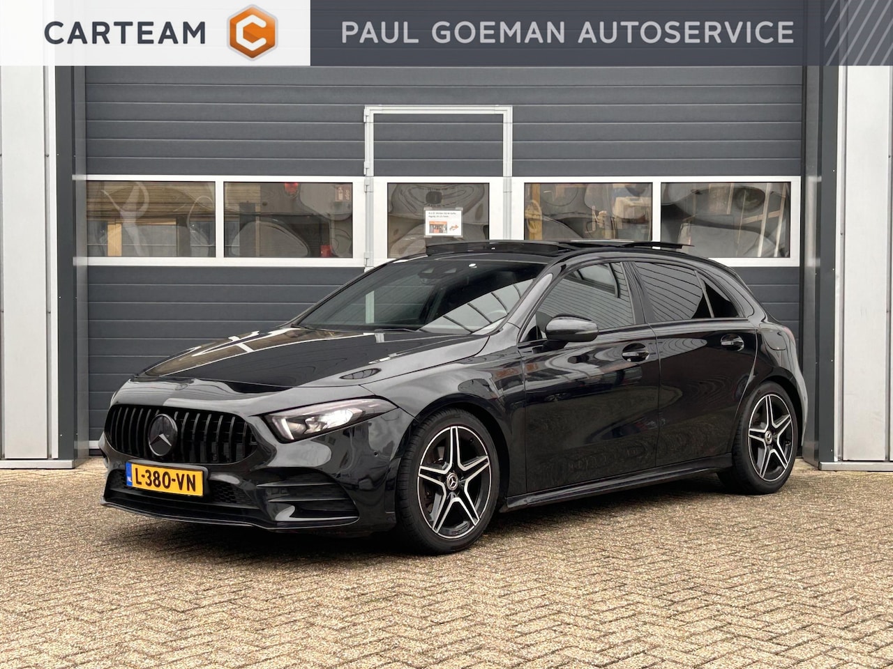 Mercedes-Benz A-klasse - 180 AMG Line | Pano | LED | Sfeer | Stoel verwarming | Camera | - AutoWereld.nl