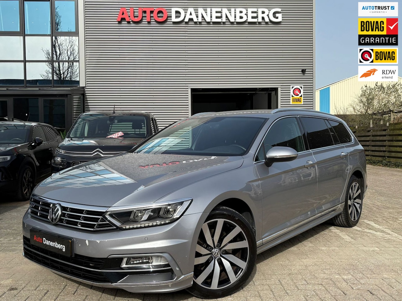 Volkswagen Passat Variant - 1.5 TSI Highline R-LINE LEER,MASSAGE,CAMERA,AUTOMAAR,NIEUW-APK - AutoWereld.nl