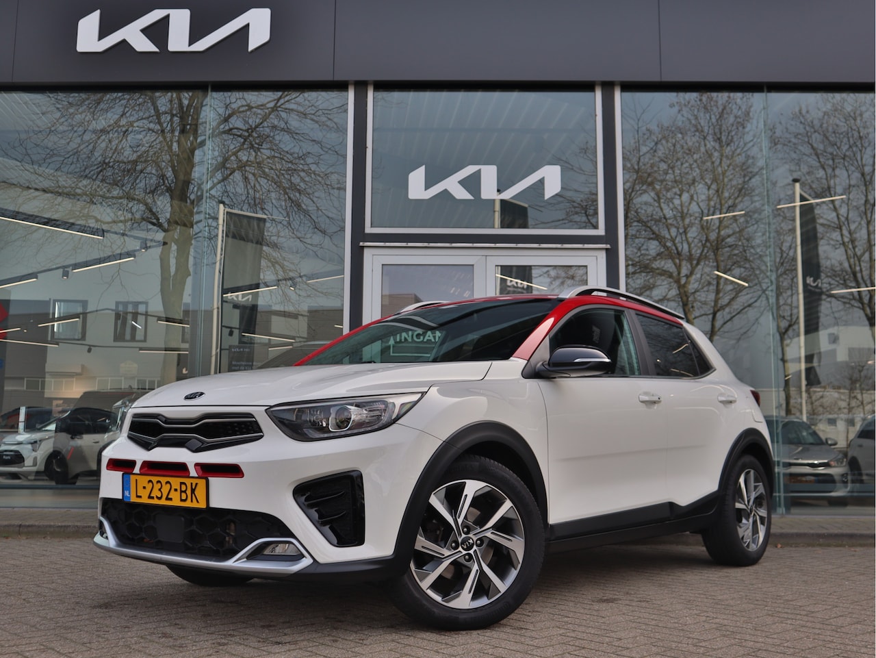 Kia Stonic - 1.0 T-GDi MHEV GT-Line | Navigatie | Camera | Stoel/Stuurverwarming | Trekhaak | ECC-Airco - AutoWereld.nl