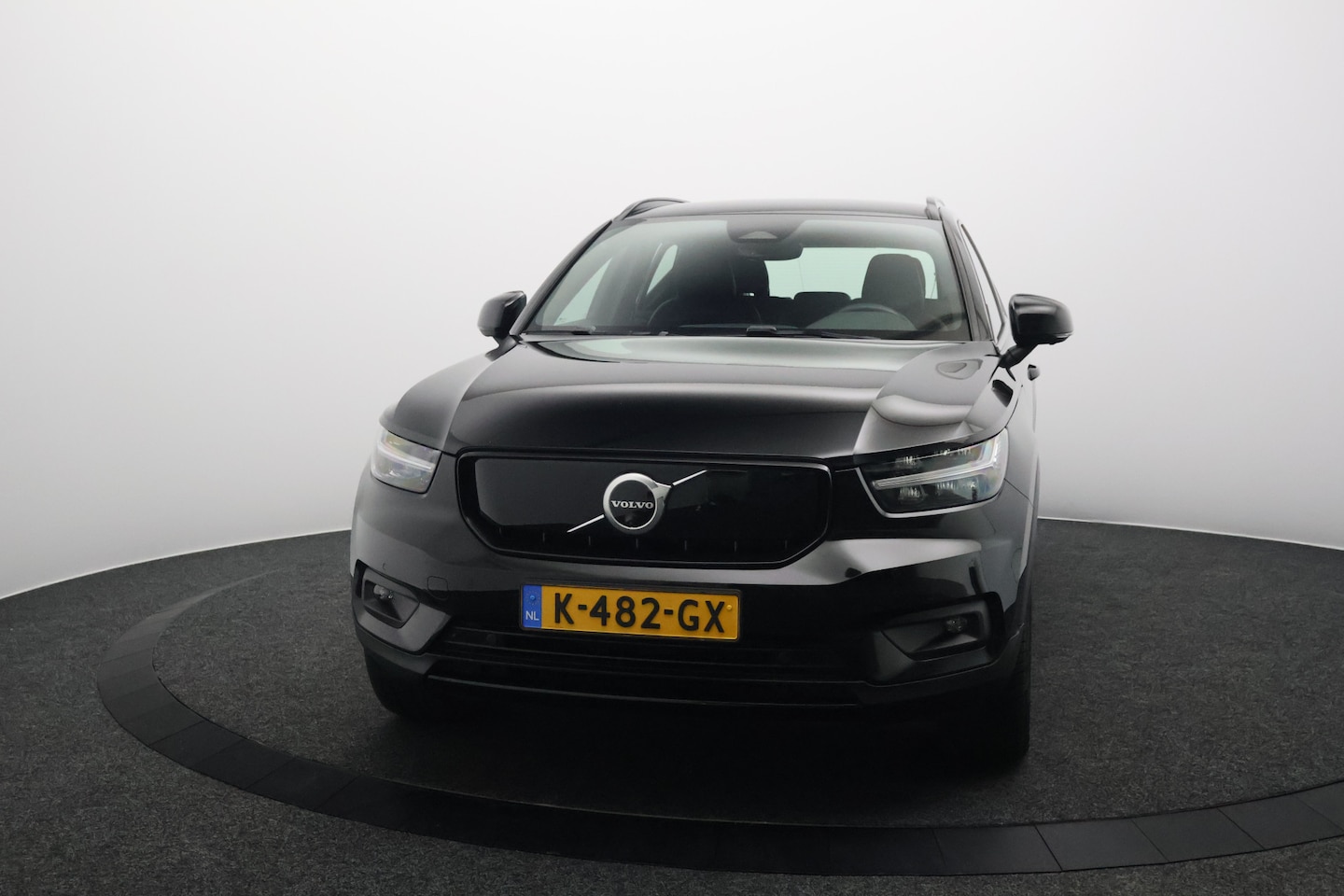 Volvo XC40 - Recharge P8 AWD R-Design 408PK SOH 93,2% | 360° Camera | Leer | Stoel/Stuurverwarming | Na - AutoWereld.nl