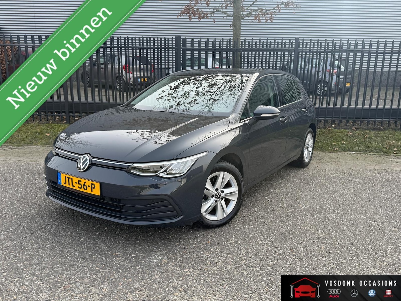 Volkswagen Golf - 1.0 eTSI Life Business / Naviagtie/Automaat/ Topstaat! - AutoWereld.nl