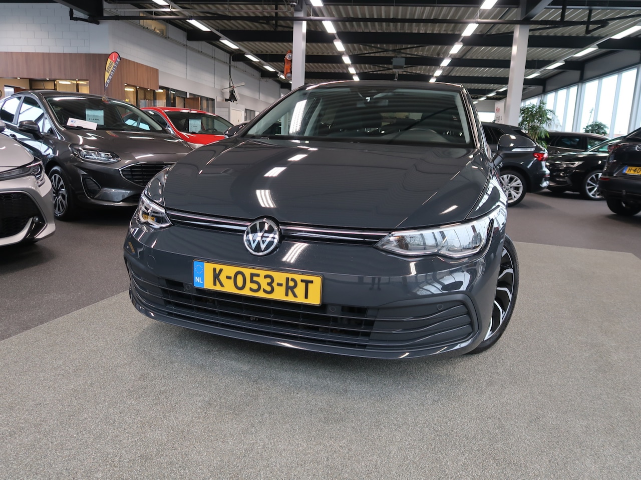 Volkswagen Golf - 1.0 eTSi 110pk DSG 5-drs. CAMERA/KEYLESS/WINTERPACK/CARPLAY/17INCH - AutoWereld.nl