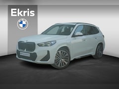 BMW X1 - xDrive30e M Sportpakket 20'' / Panoramadak / Elektrisch verstelbare stoelen / Harman Kardo