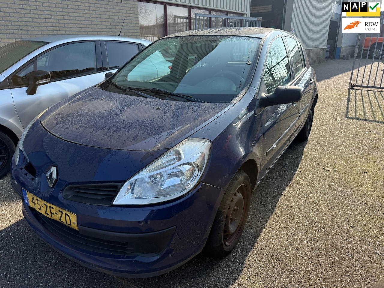 Renault Clio - 1.2-16V Authentique Rijd Goed 5 DR - AutoWereld.nl