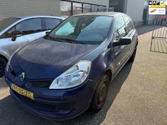 Renault Clio - 1.2-16V Authentique Rijd Goed 5 DR