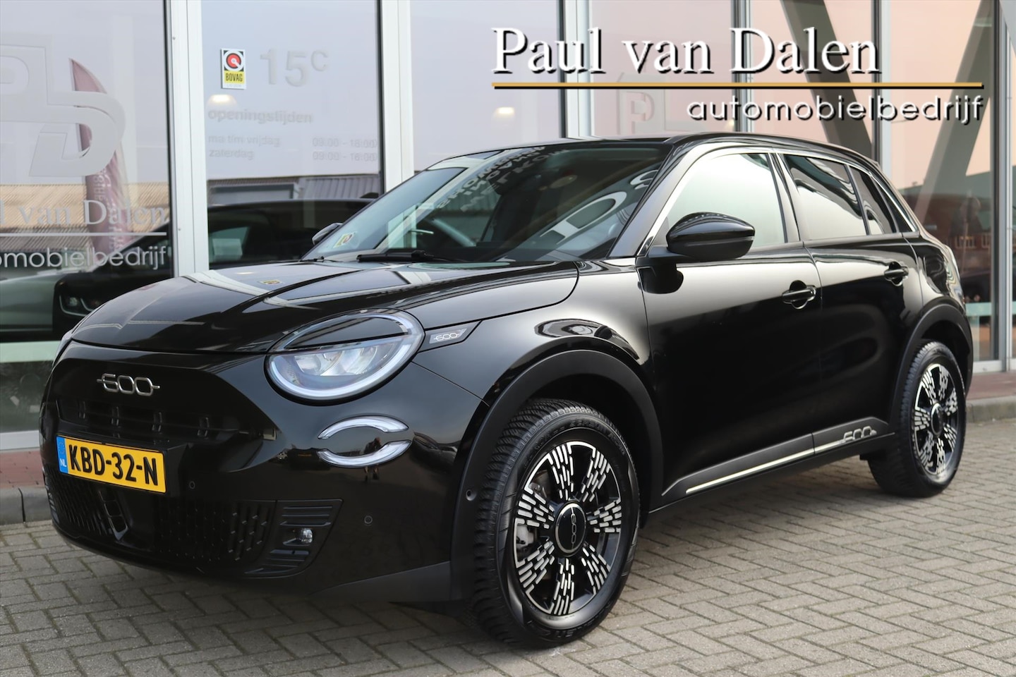 Fiat 600 - 1.2 Hybrid AUTOMAAT URBAN Camera | Cruise | Clima | Carplay | PDC v-a | Stoelverwarming | - AutoWereld.nl