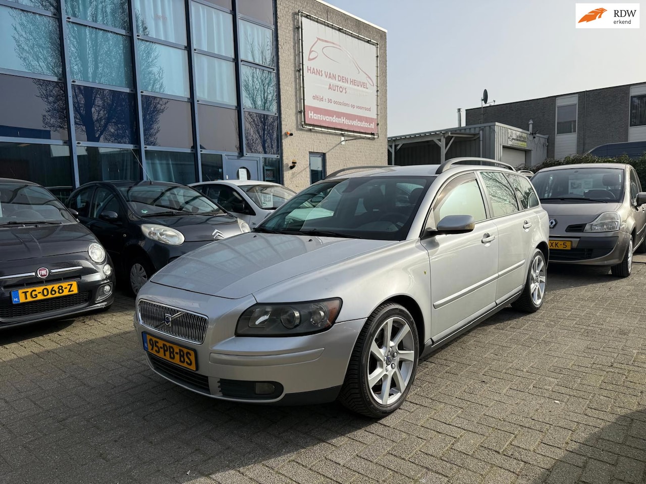 Volvo V50 - 2.4i Momentum 5-CIL, Trekhaak, APK 03/27, gedocumenteerd - AutoWereld.nl