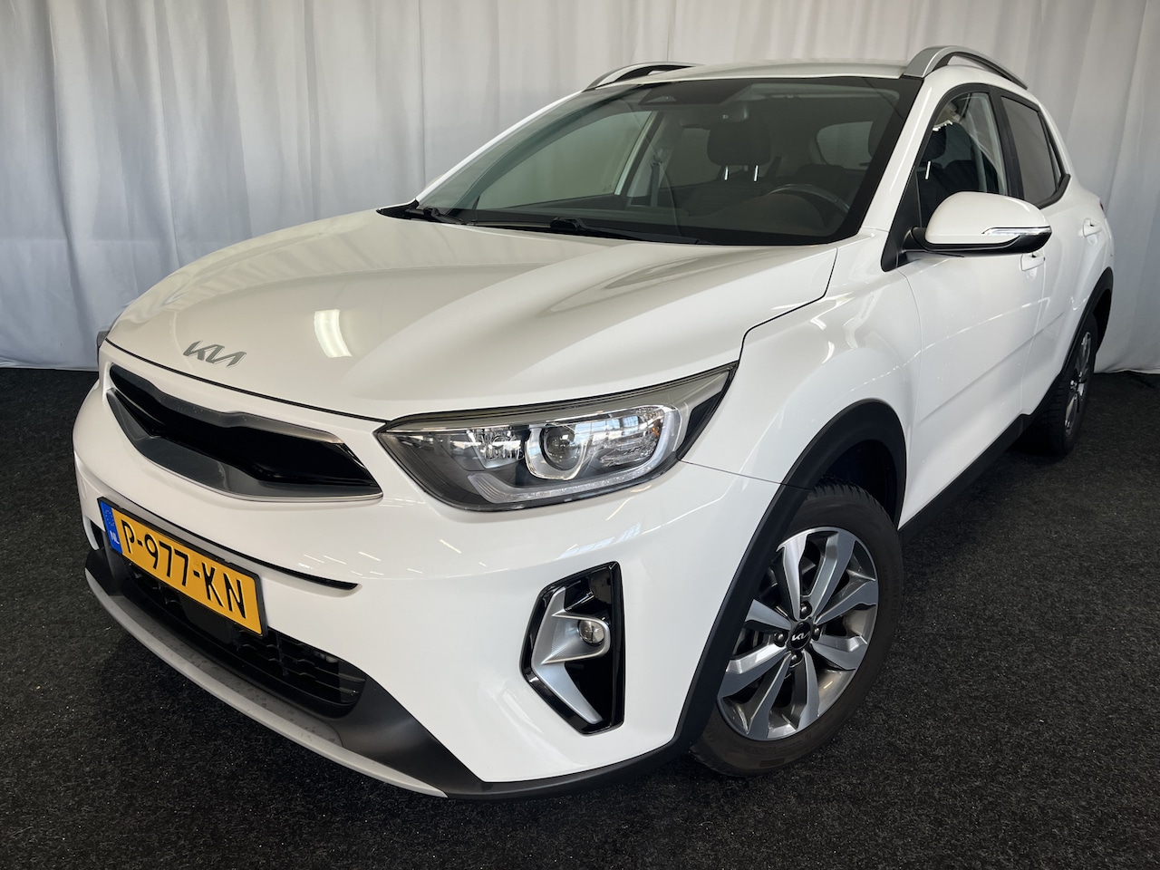 Kia Stonic - 1.0 T-GDi MHEV DynamicPlusLine 1E EIGN/ECC/CAMERA/APPLE/CRUISE - AutoWereld.nl