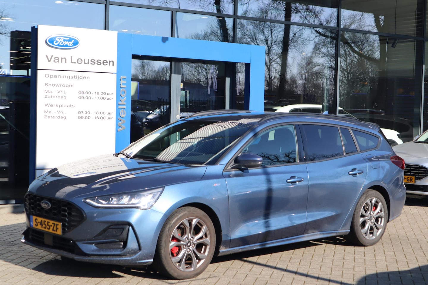 Ford Focus Wagon - 125PK HYBRID ST-LINE FACELIFT B&O-AUDIO WINTERPACK LED-PAKKET TREKHAAK CAMERA P-SENSOREN - AutoWereld.nl